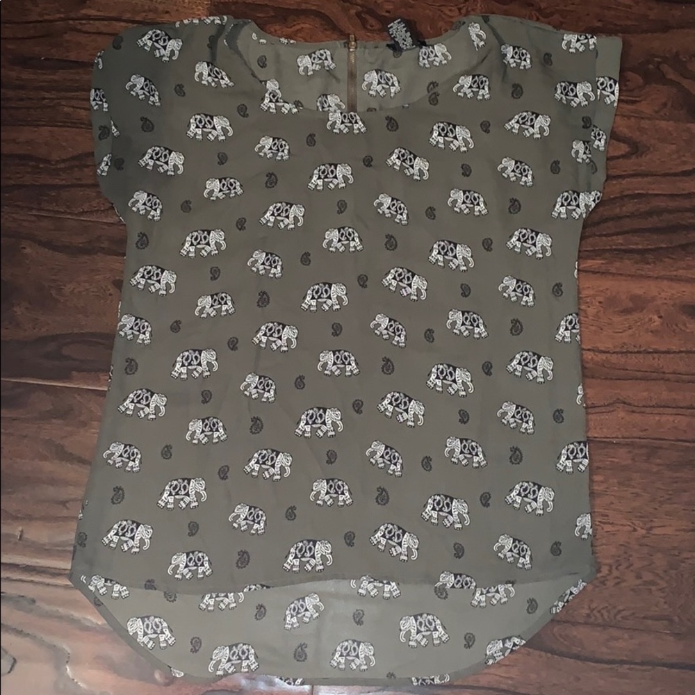 short sleeve shirt